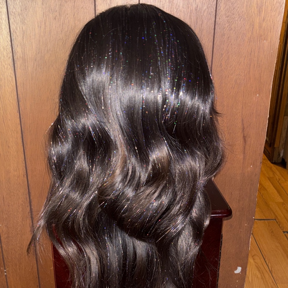 Chelsey Smith Crowns Kelsi with tinsel( petite)